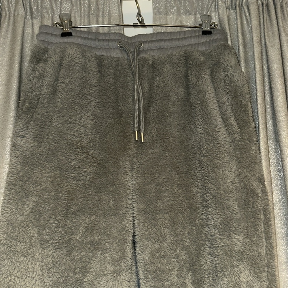 Faux fur/ Sherpa gray sweatpants from Forever 21.